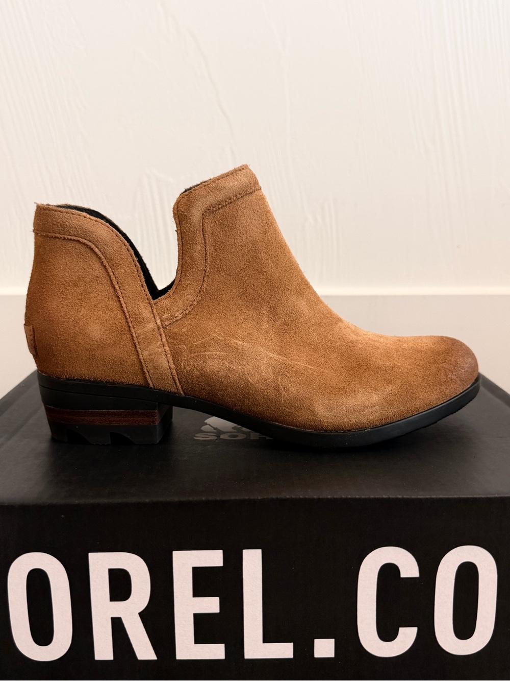 NEW Sorel Women's Lolla Cut Out Suede camel brown ankle boots size 8.5